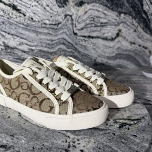 Tenis Guess talla 7 americano